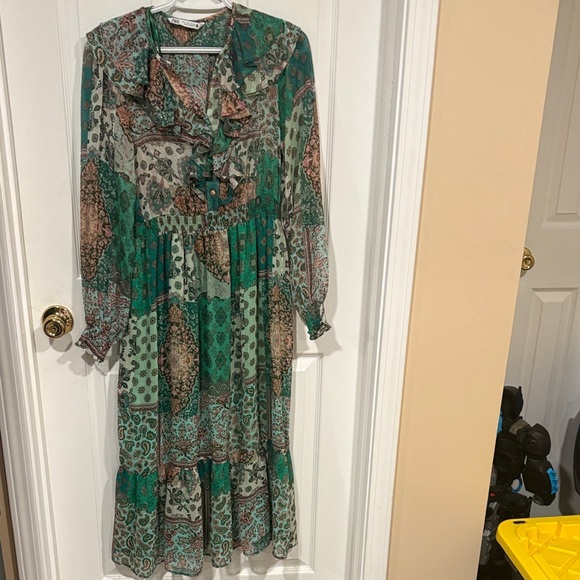 Zara Dresses & Skirts - Zara Multicolor Patterned Long Sleeve Dress